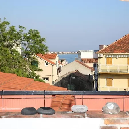 Apartment With Terrace In The Center Od Vodice