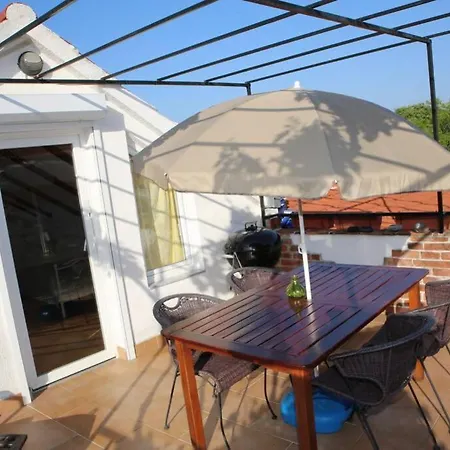 With Terrace In The Center Od Appartement
